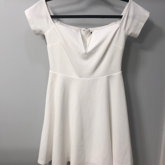 Lulus white mini dress. Like new. Smoke free! - Picture 1 of 6